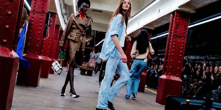 Jonathan Saunders přebírá kreativní vedení značky Kate Spade