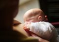 Kojení: Ženám by pomohla individuální péče, ukazuje výzkum