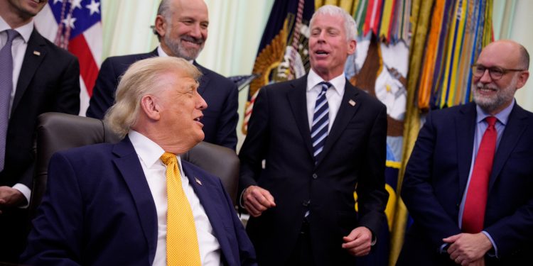 Trumpova administrativa přiznala rušení dotací podle voleb