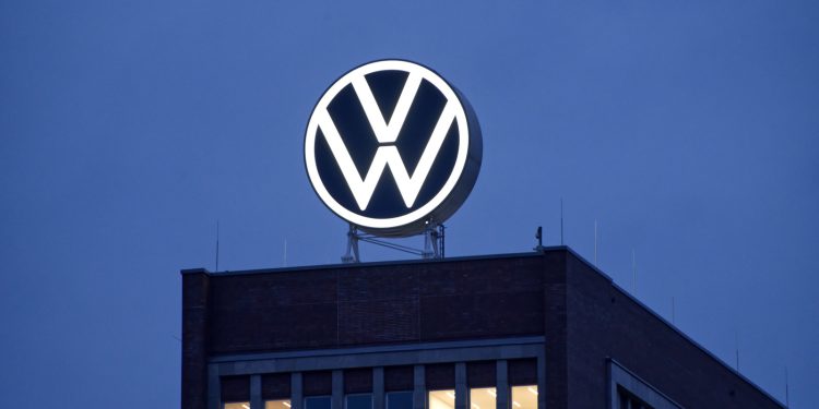 Bývalí inženýři VW obviněni z insider tradingu kolem Rivianu