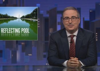 John Oliver zůstává u HBO, smlouvu prodloužil do roku 2027