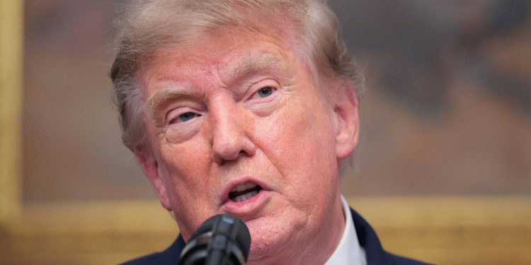 Nejvyšší soud USA nechal Trumpa stavět sál v Bílém domě dál